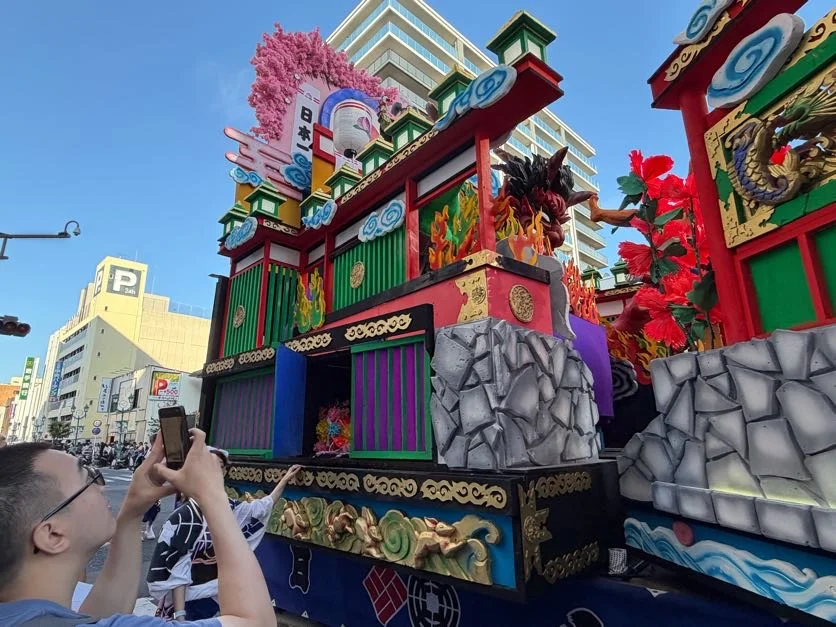 桃太郎山車の側面・後方