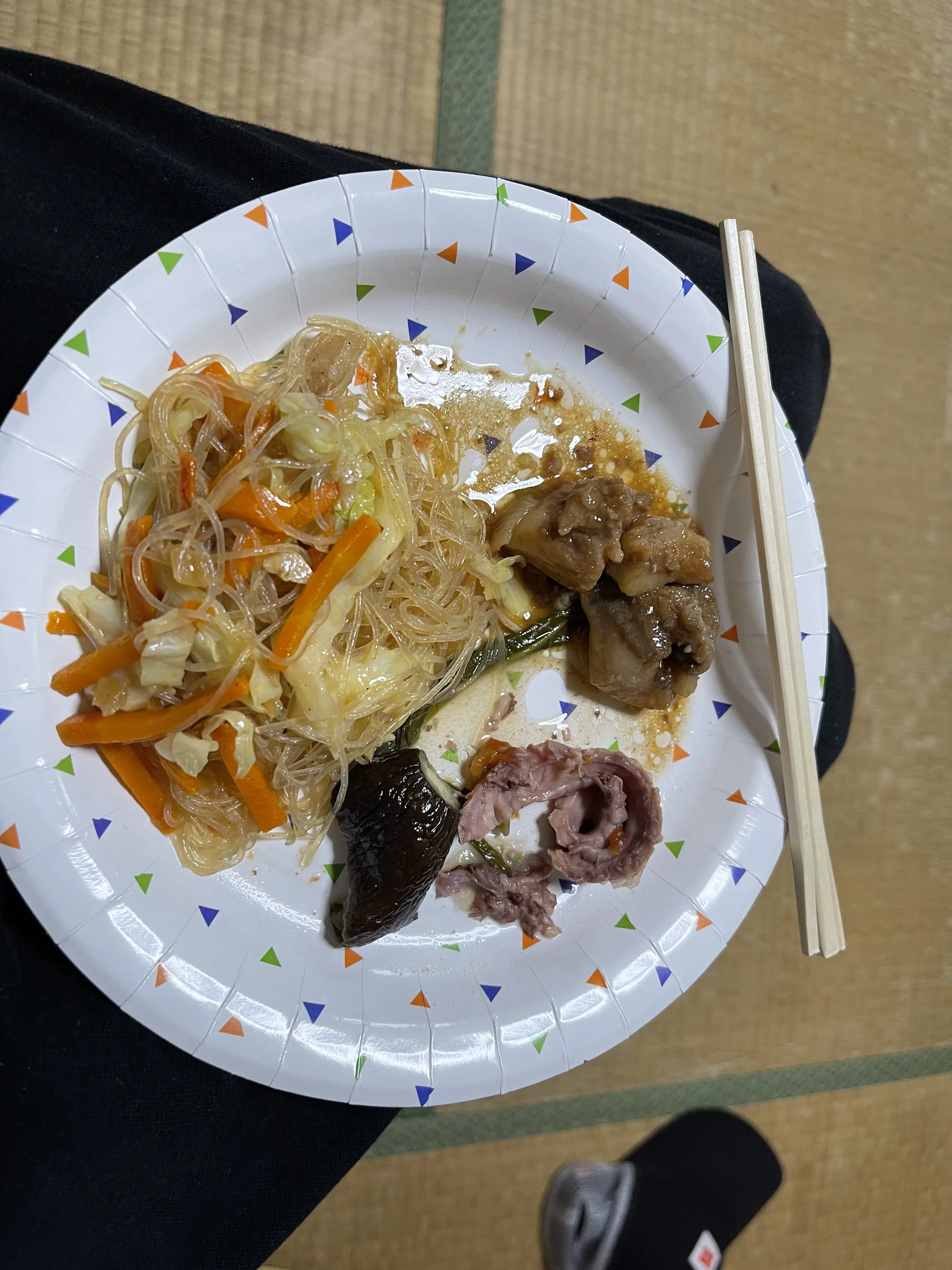 入れ替わり立ち替わり集まる人たち